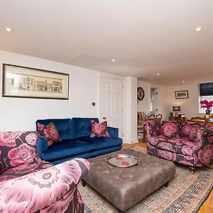  Apartment Pass The Keys 2 Bed Flat In The Heart Of