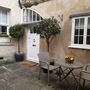  Apartment Royal Crescent Courtyard